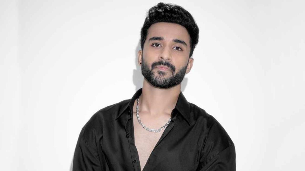 Raghav Juyal reveals what`s inside Shah Rukh Khan`s Mannat