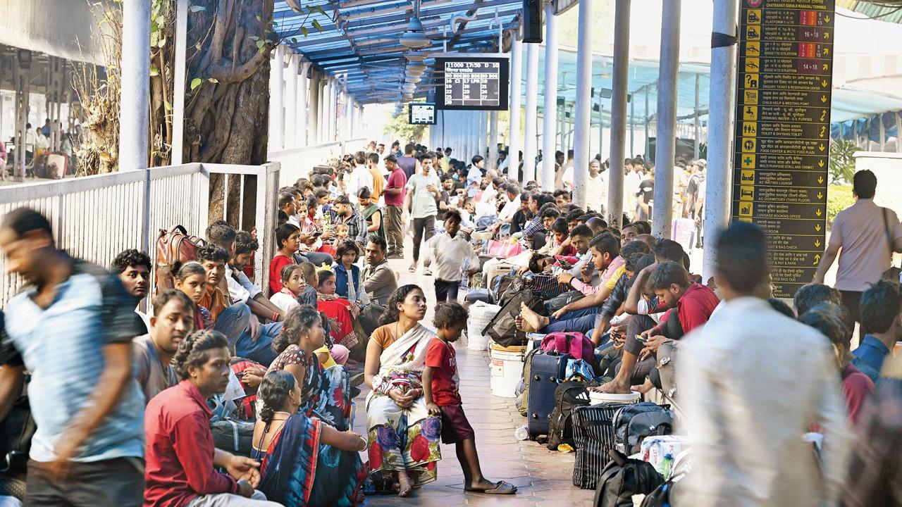 Festive rush turns Mumbai stations into makeshift campgrounds