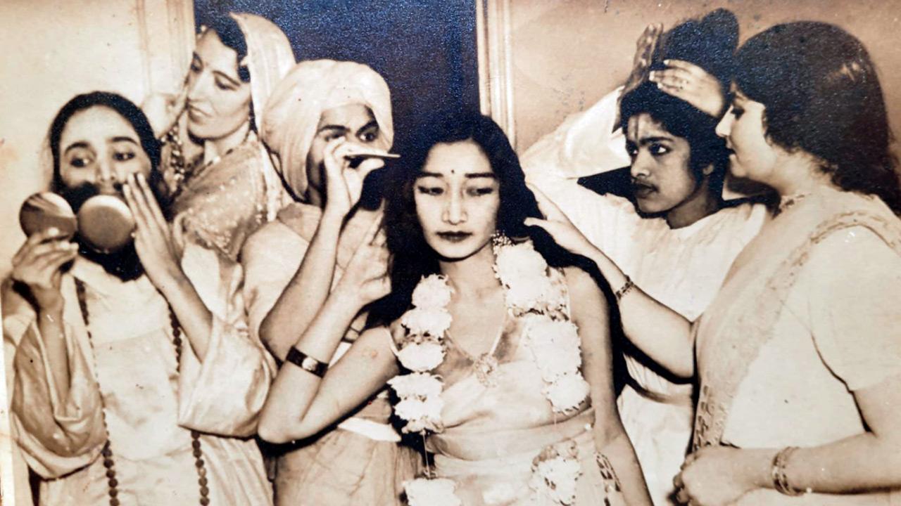 Shanta Gandhi (garlanded, centre) in a dance-drama staged in support of the Republicans fighting military dictatorship in the Spanish Civil War. PIC COURTESY/RATNA PATHAK SHAH