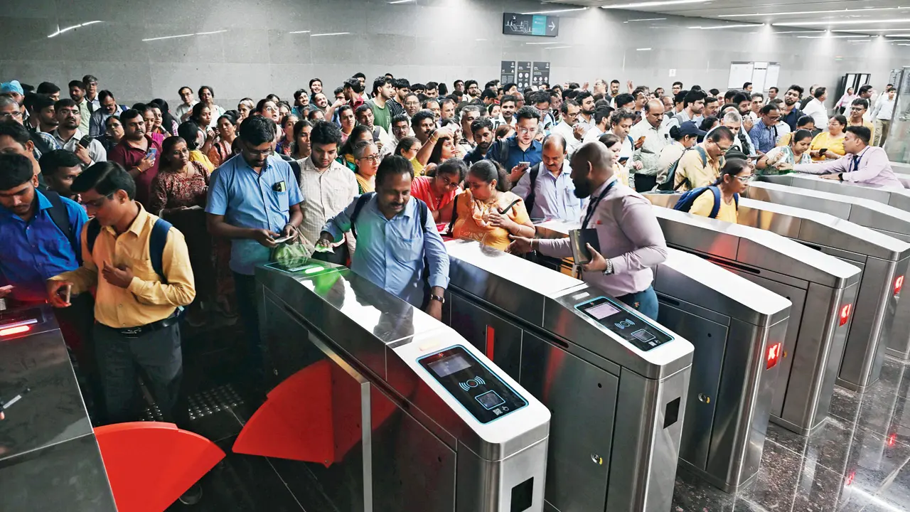 Fewer passengers for buses as Mumbai Metro Aqua Line 3 gains popularity