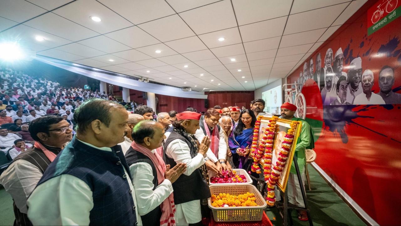 IN PHOTOS: On Sardar Patel's anniversary, Samajwadi Party vows to defeat BJP