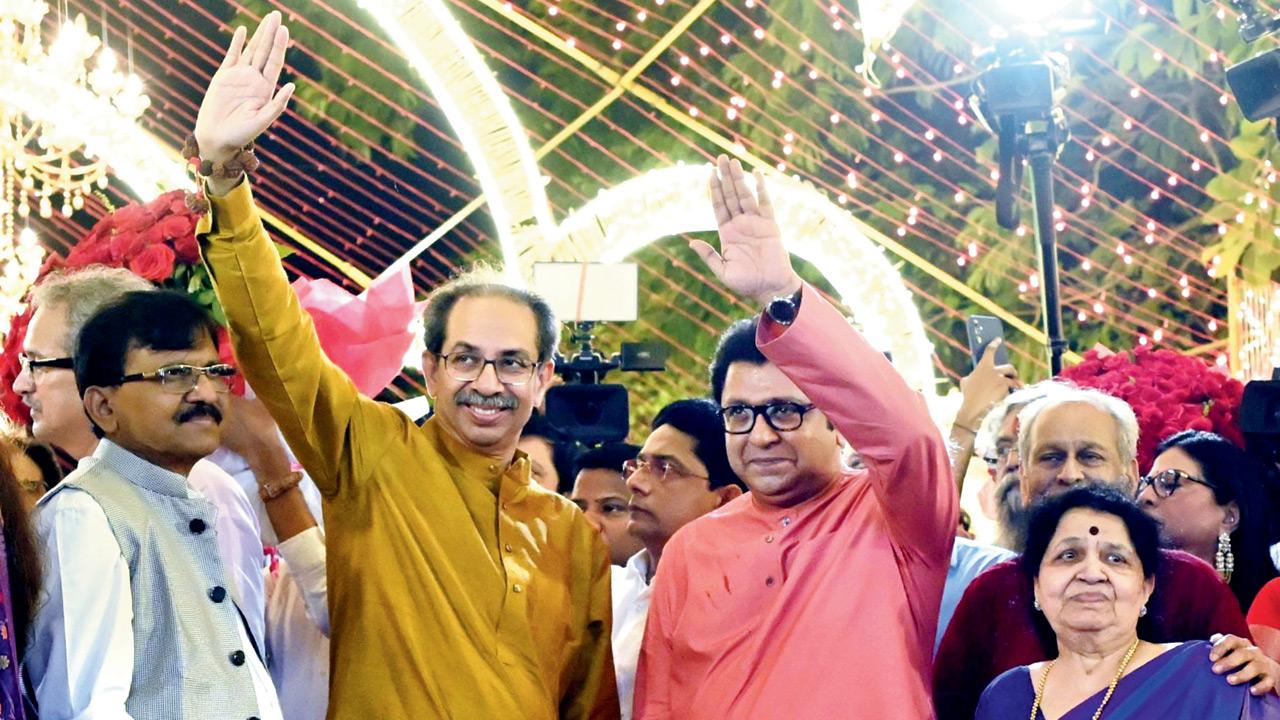 Mumbai: Uddhav Thackeray calls for Marathi unity at MNS Deepotsav in Shivaji Park