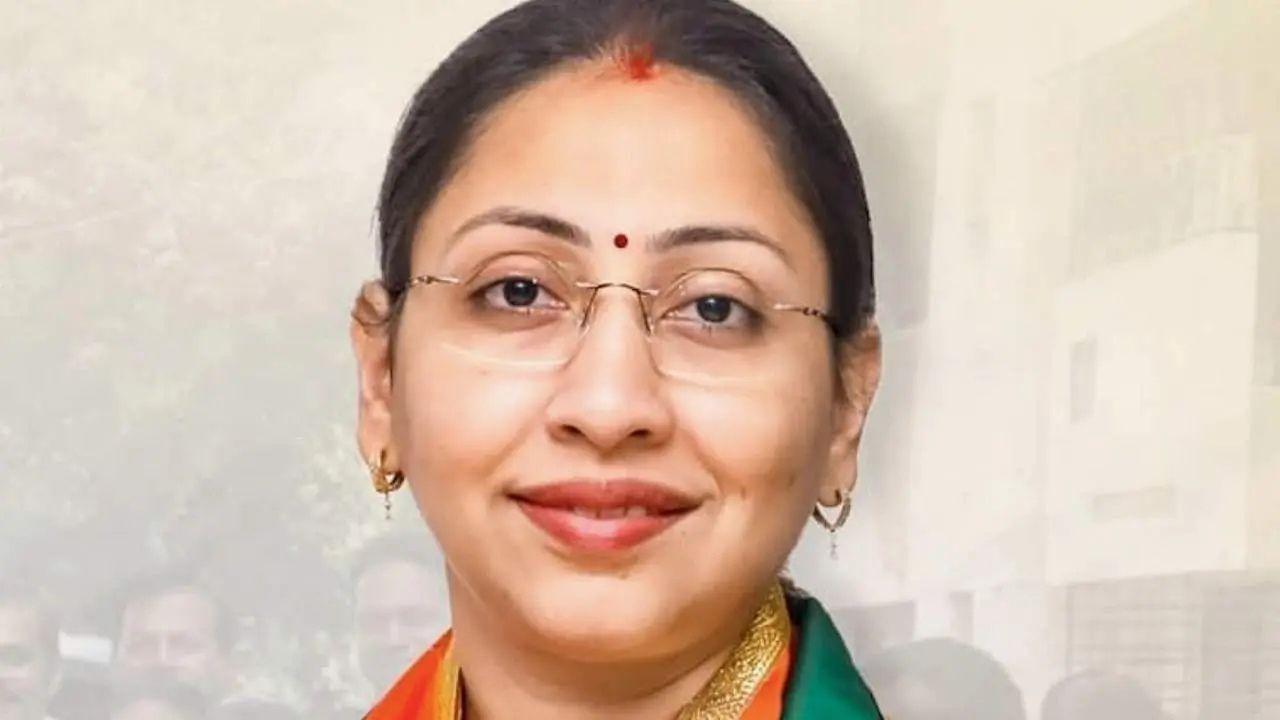 Vasai MLA Sneha Dube Pandit requests CM Devendra Fadnavis to expedite