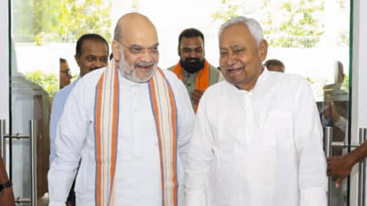 Union Minister Amit Shah meets Nitish Kumar; JD(U), says everything within NDA smooth