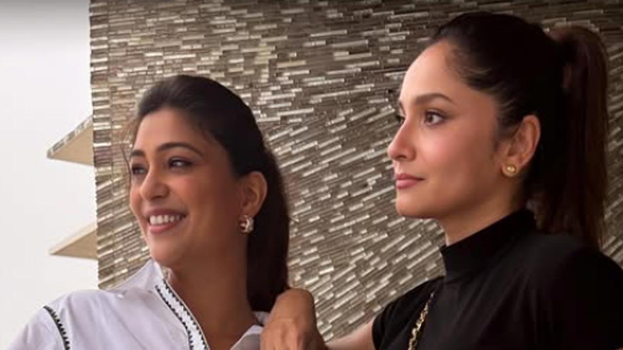 Ankita Lokhande surprises BFF Neha Swami on her birthday with a flower garland