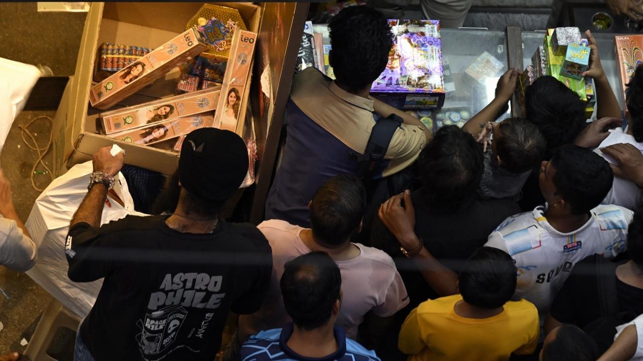 At Mohammed Ali Road, families and children were spotted shopping for crackers, preparing for the upcoming Diwali celebrations