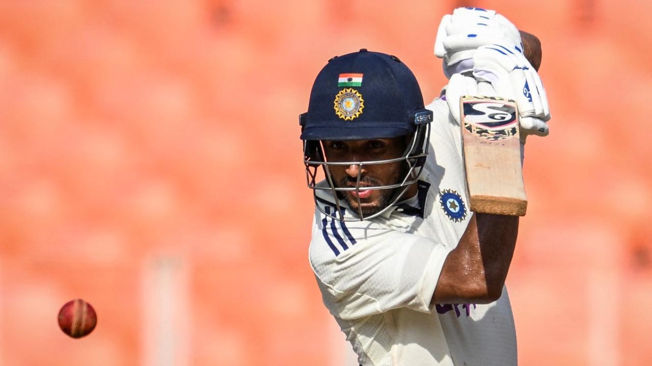 In an attempt to play, Jurel nicked it in the hands of Shai Hope in Khary Pierre's over