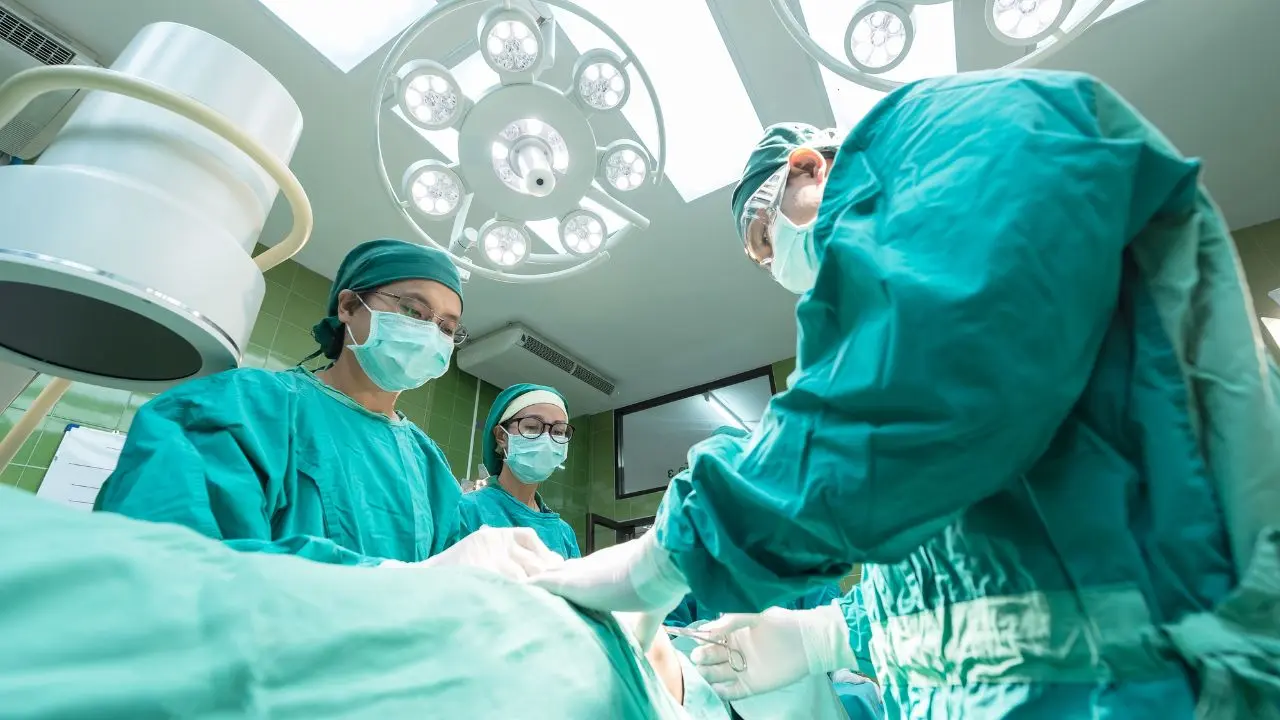 Palghar: Woman loses baby during delivery, family alleges no doctor present