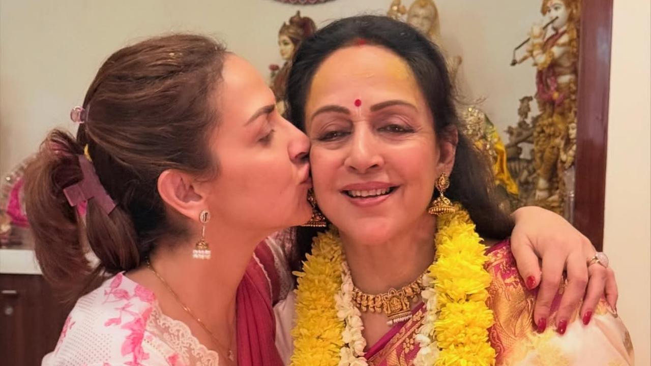 Esha Deol wishes her queen Hema Malini on her birthday with sweet picture