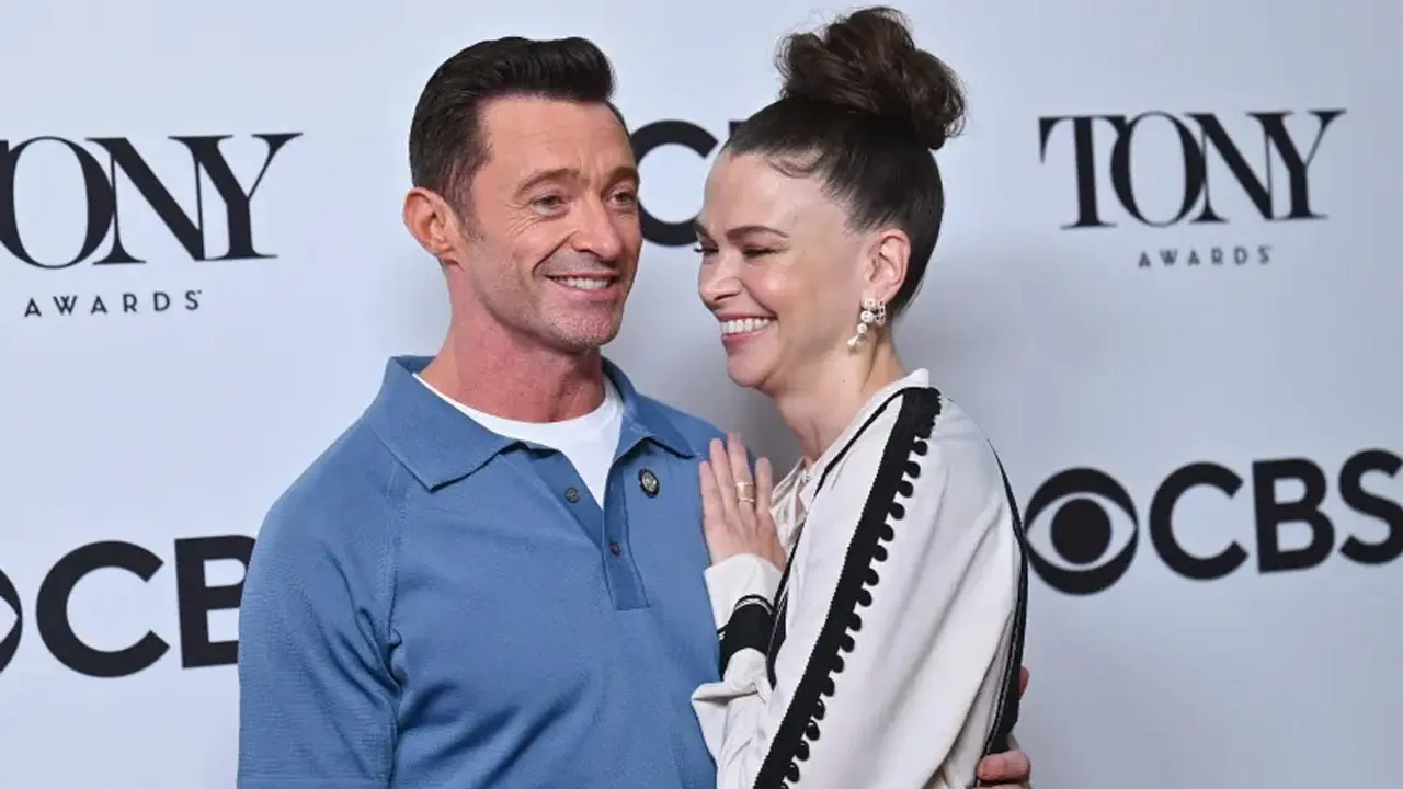 Sutton Foster joins Hugh Jackman at the premiere of Song Sung Blue Sutton Foster joins Hugh Jackman at the premiere of Song Sung Blue