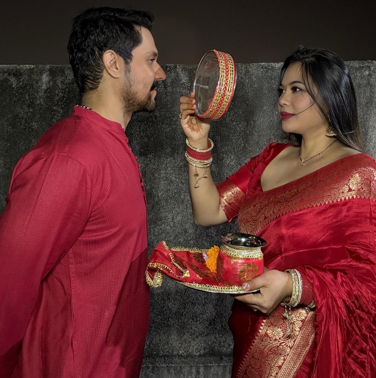 Randeep Hooda also celebrated the festival, twinning with his wife Lin Laishram, in red.