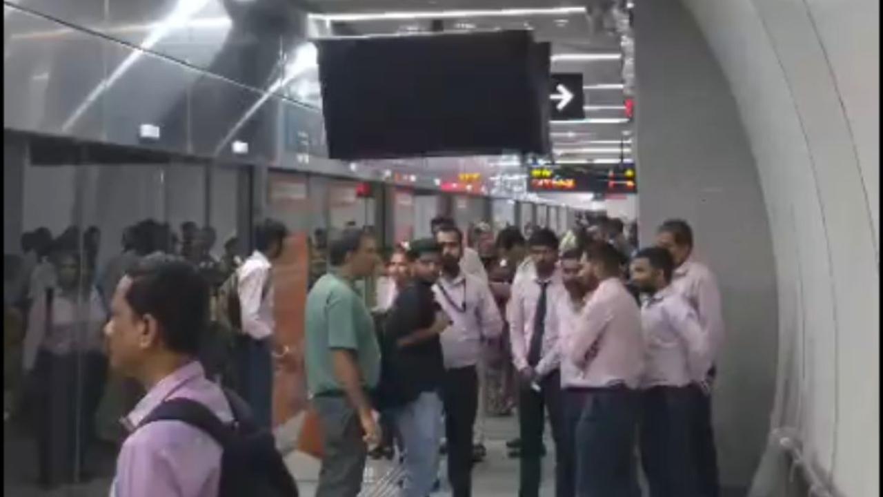 Technical snag on Mumbai Metro Aqua Line 3 train in Santacruz, passengers evacuated