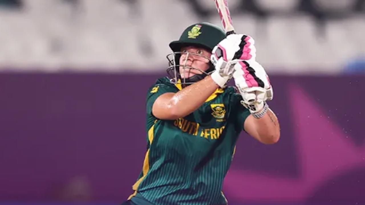 Women`s World Cup 2025: Nadine de Klerk steers SA past B`desh in tense finish Women`s World Cup 2025: Nadine de Klerk steers SA past B`desh in tense finish