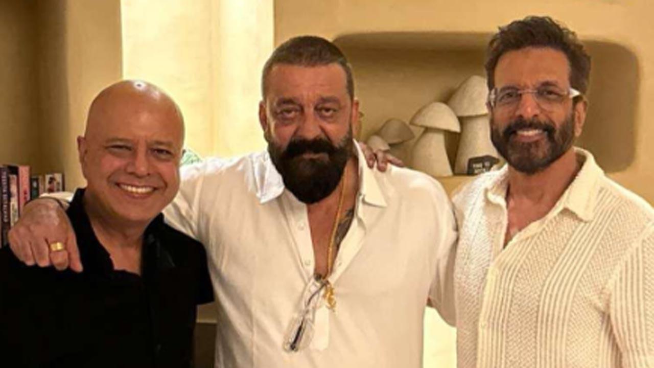 Naved Jafri shares picture of Jaaved Jaaferi and Sanjay Dutt`s reunion