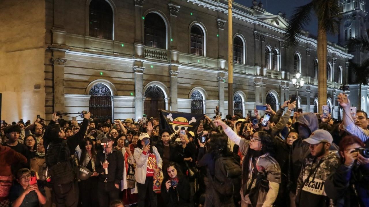 Peru's prosecutor's office announced on Thursday that it was investigating the death of 32-year-old protester and hip-hop singer Eduardo Ruíz, who prosecutors said was shot by firearm during the mass demonstration of thousands of young people