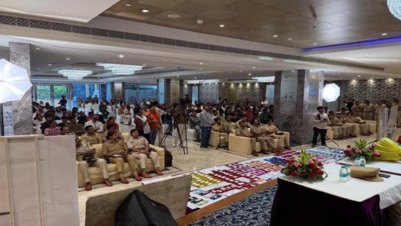 Special events were held in several parts of Mumbai by the police for handing over the property