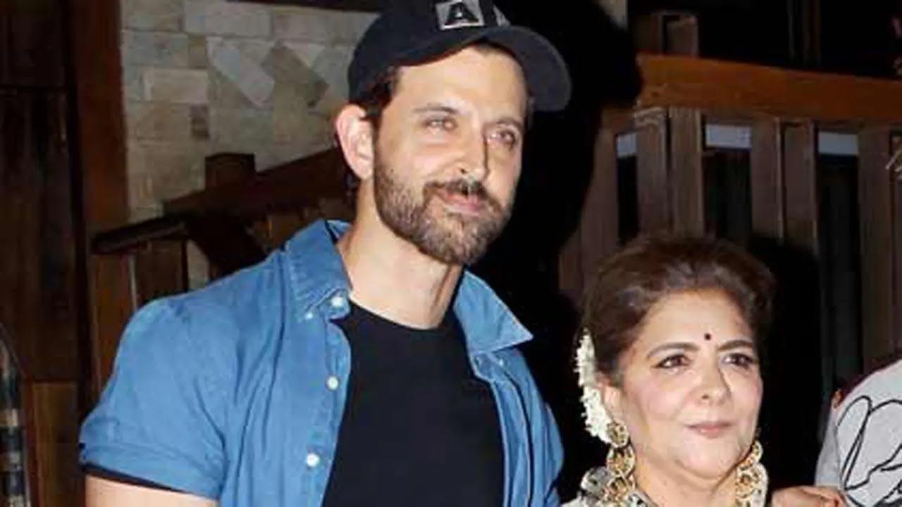 Hrithik Roshan wishes his mother on birthday, calls her "Benjamin Button mom"