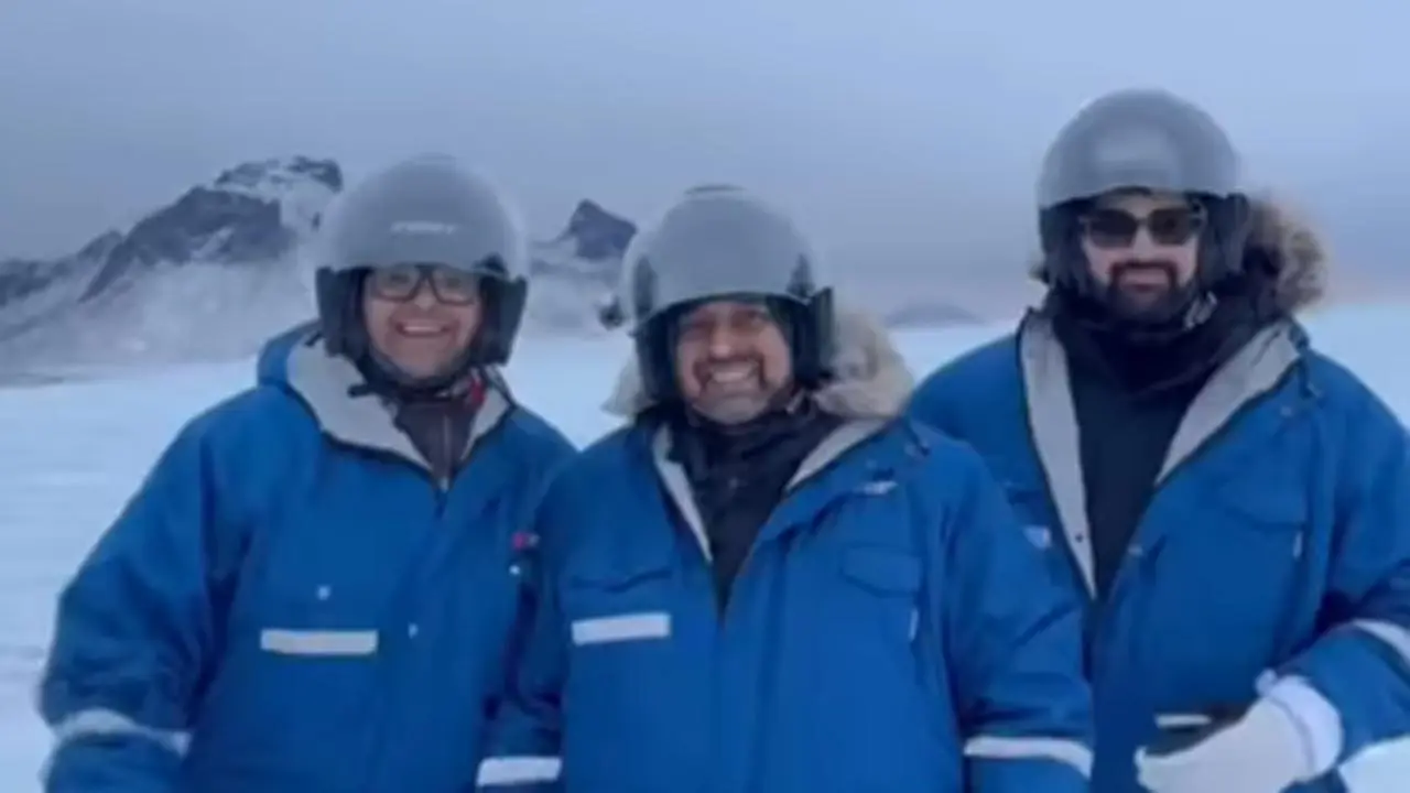 Shankar Mahadevan and sons sing Dil Dhadakne Do in Iceland Shankar Mahadevan and sons sing Dil Dhadakne Do in Iceland