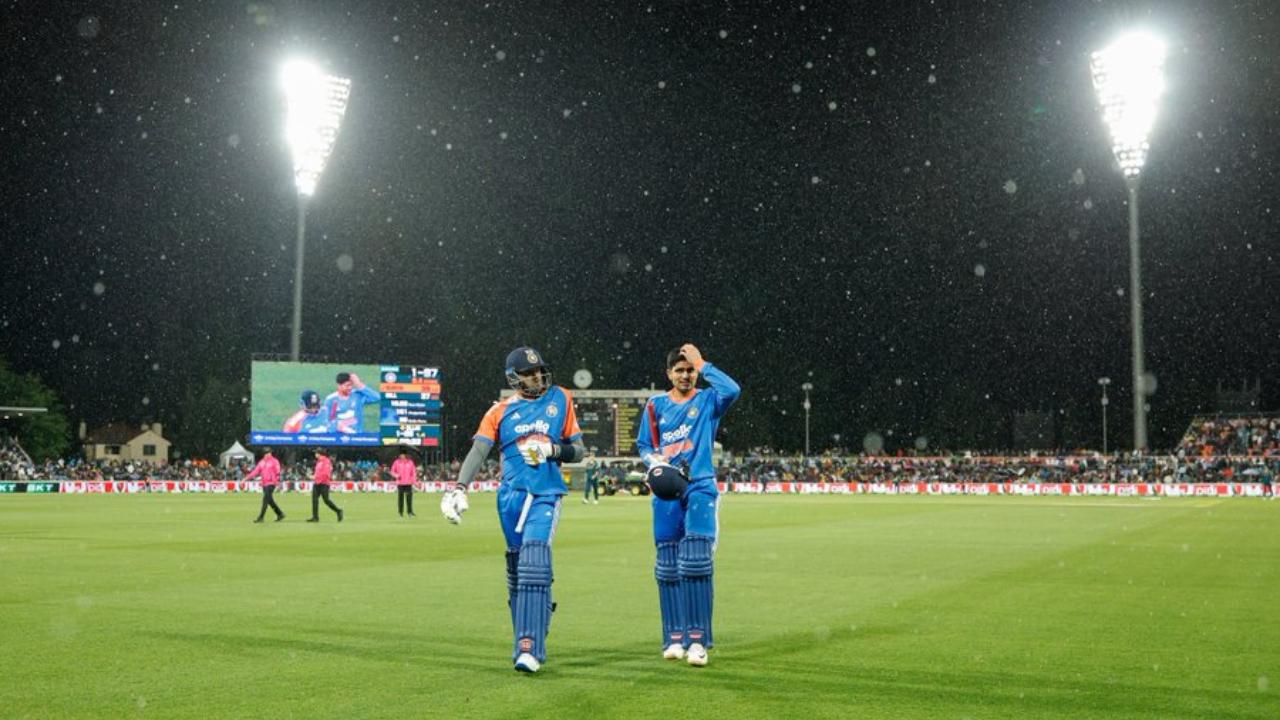 IND vs AUS 1st T20I: Rain plays spoilsport at Manuka Oval in Canberra IND vs AUS 1st T20I: Rain plays spoilsport at Manuka Oval in Canberra