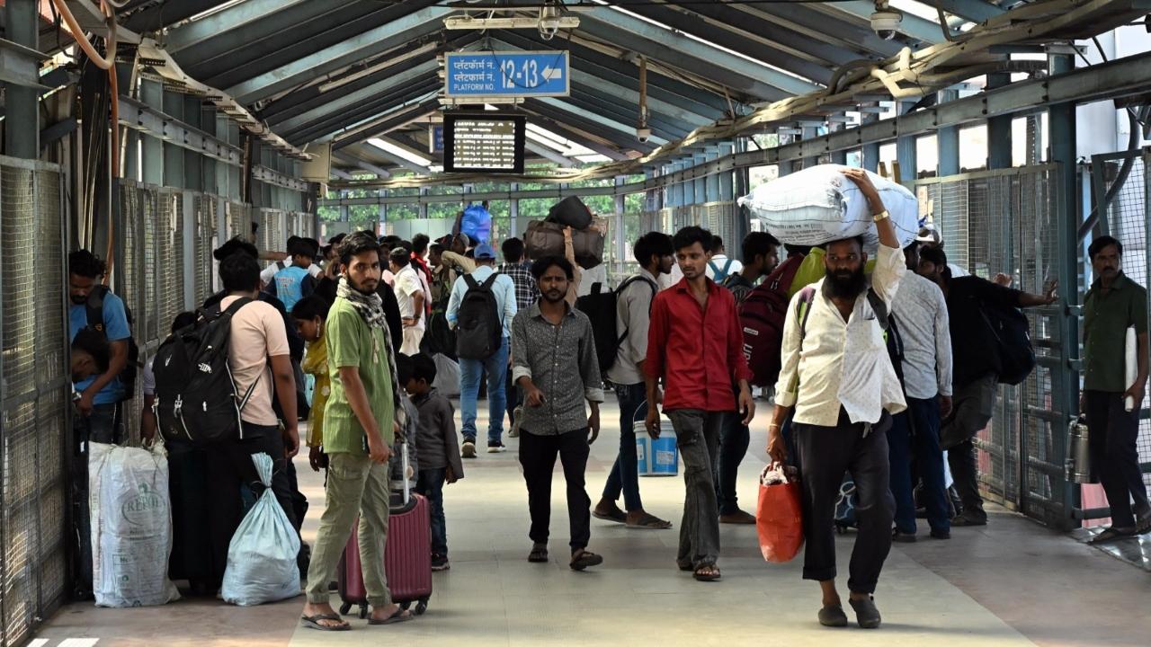 Meanwhile, Tt manage the festive rush of passengers, the Central Railway on Wednesday announced four additional festival special train services also between Mumbai's Lokmanya Tilak Terminus (LTT) and Chhapra