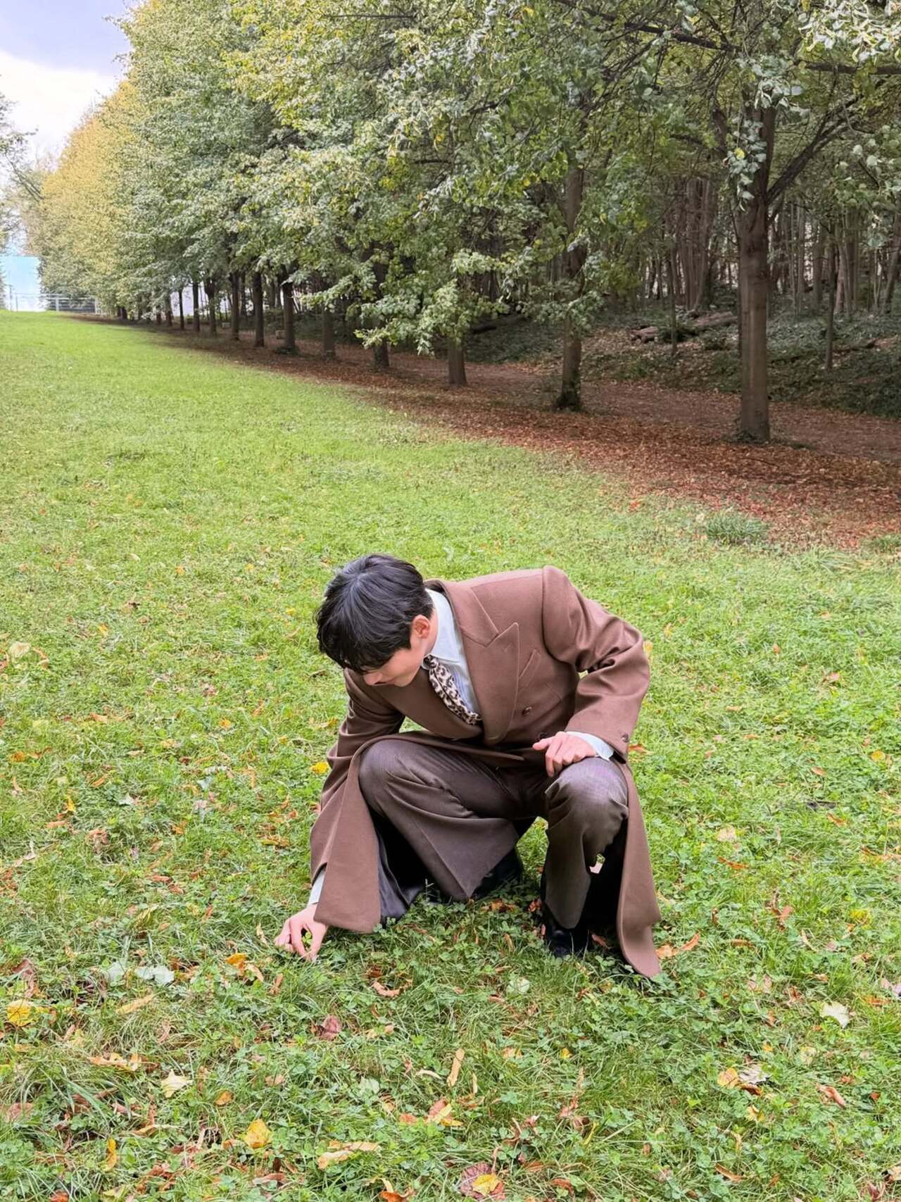 Oops, all the love from ARMY got scattered on the ground