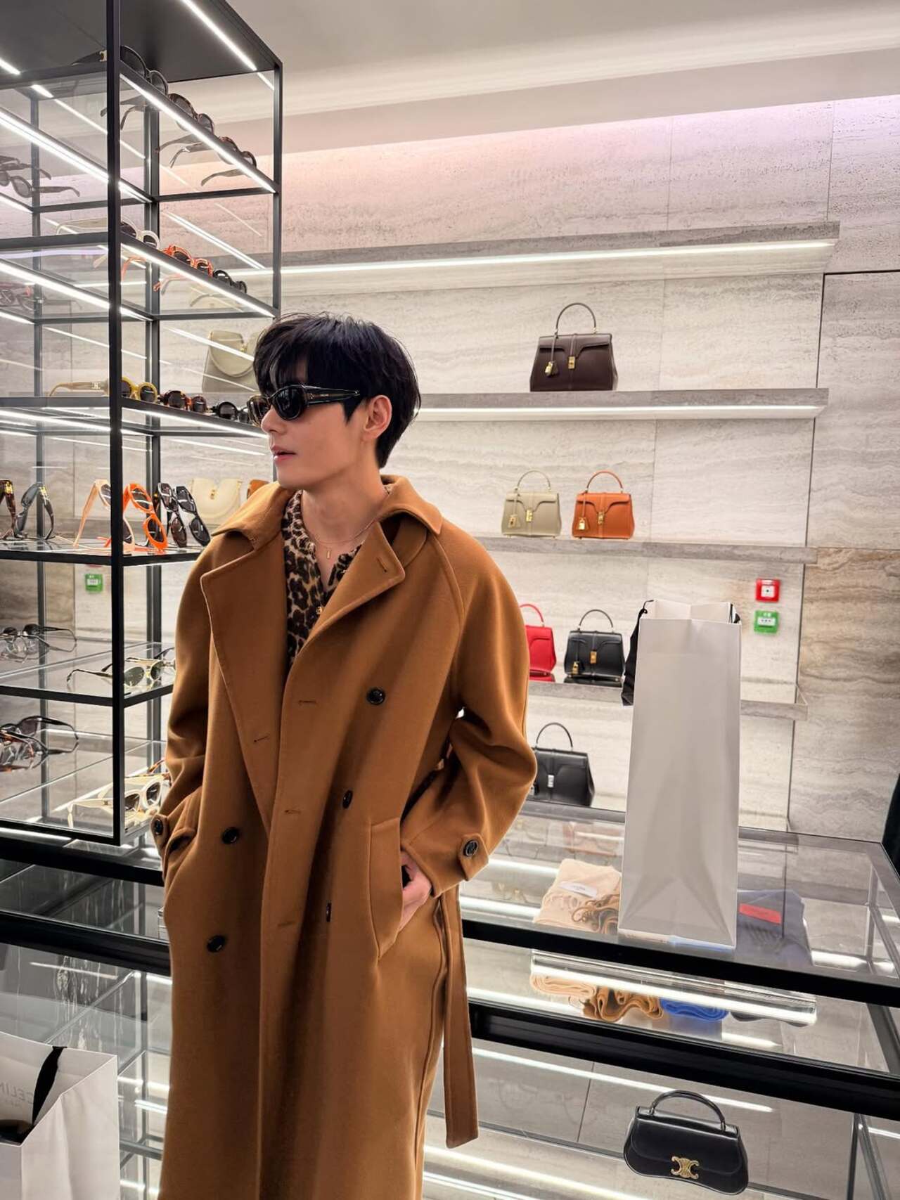 Want cues on shopping? Kim Taehyung has got you covered