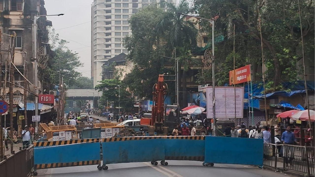The demolition, originally scheduled for midnight Friday, was advanced by two hours and began around 10 pm. By morning, the once-busy connector had been reduced to rubble, leaving residents and commuters stranded. (Pic/Sayeed Sameer Abedi)