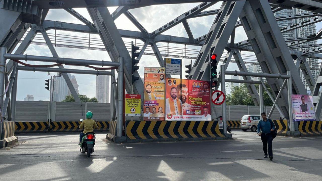 Traffic Police and MMRDA also placed a ‘Bridge Closed’ board at Lower Parel signal, just a few kilometres away from the Elphinstone Bridge.