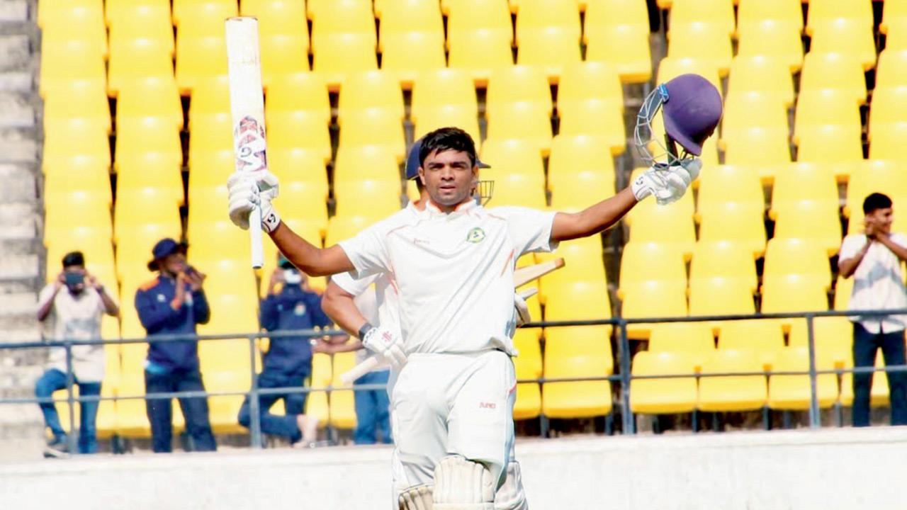 Malewar, Shubham make fifties as Central reply strongly to West