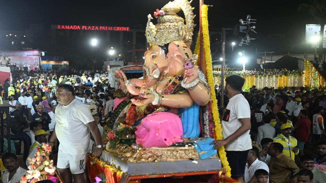 






The high court has granted permission for the immersion of Ganesh idols above six feet in natural water bodies






