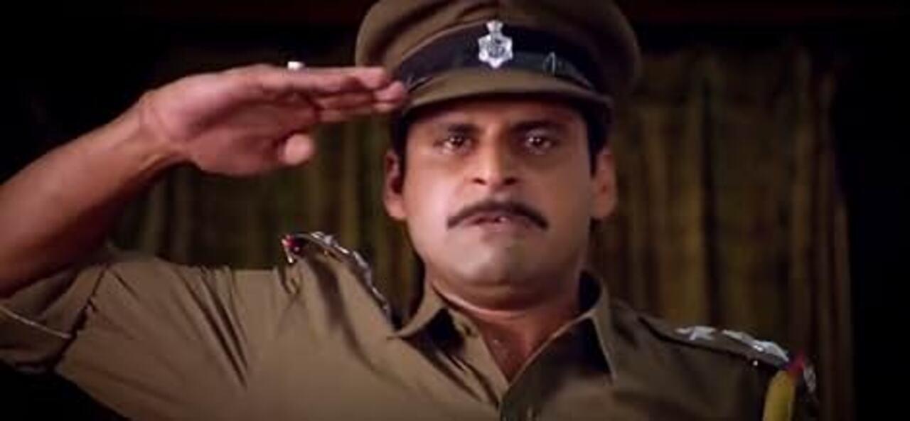 Inspector Samar Pratap Singh- Shool
Playing a cop is not new to Manoj. He has earlier played Inspector Samar Pratap Singh in Shool and gained critical acclaim and awards for his portrayal. 
