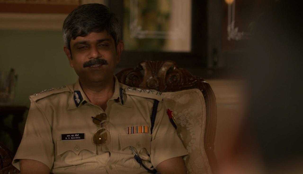 Inspector Maurya – Mirzapur
Amit Sial's character often clashes with the powerful mafia, showing the helplessness of an honest officer in a corrupt system.