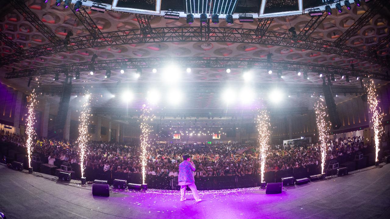 Performing some of her biggest hits with even crowd favourites such as 'Maine Payal Hai Chhankai' among others