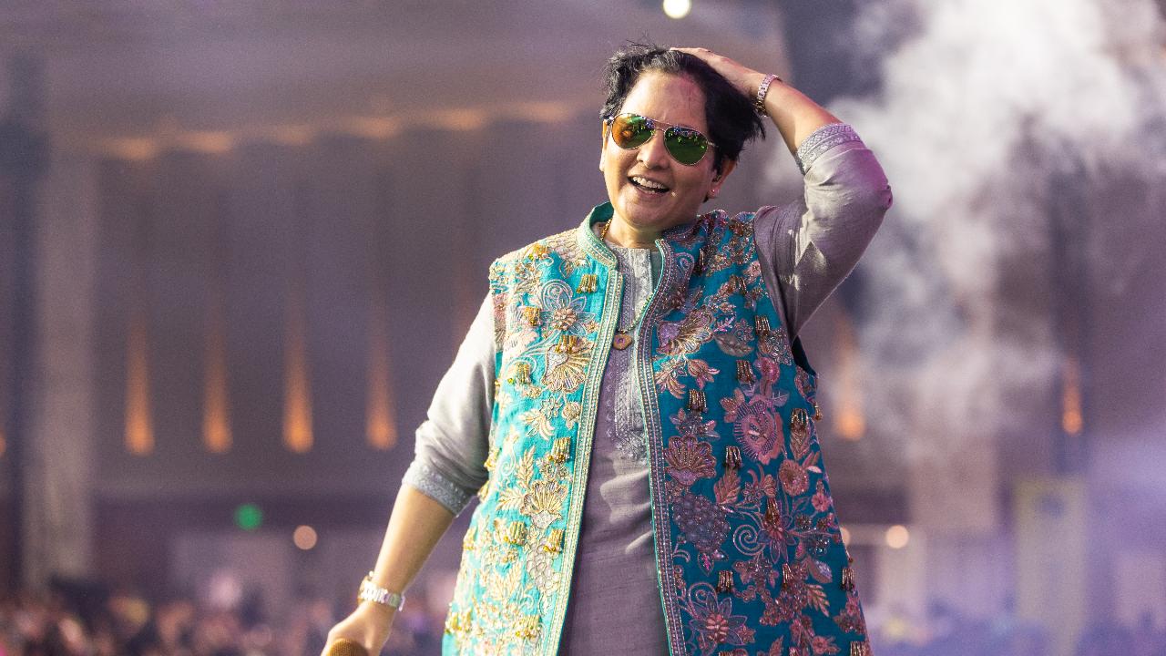 With Borivali being the usual performance venue for the celebrated Queen of Navratri, which is one among many names she has been given by loyalists, this was a new venue but the excitement was also high