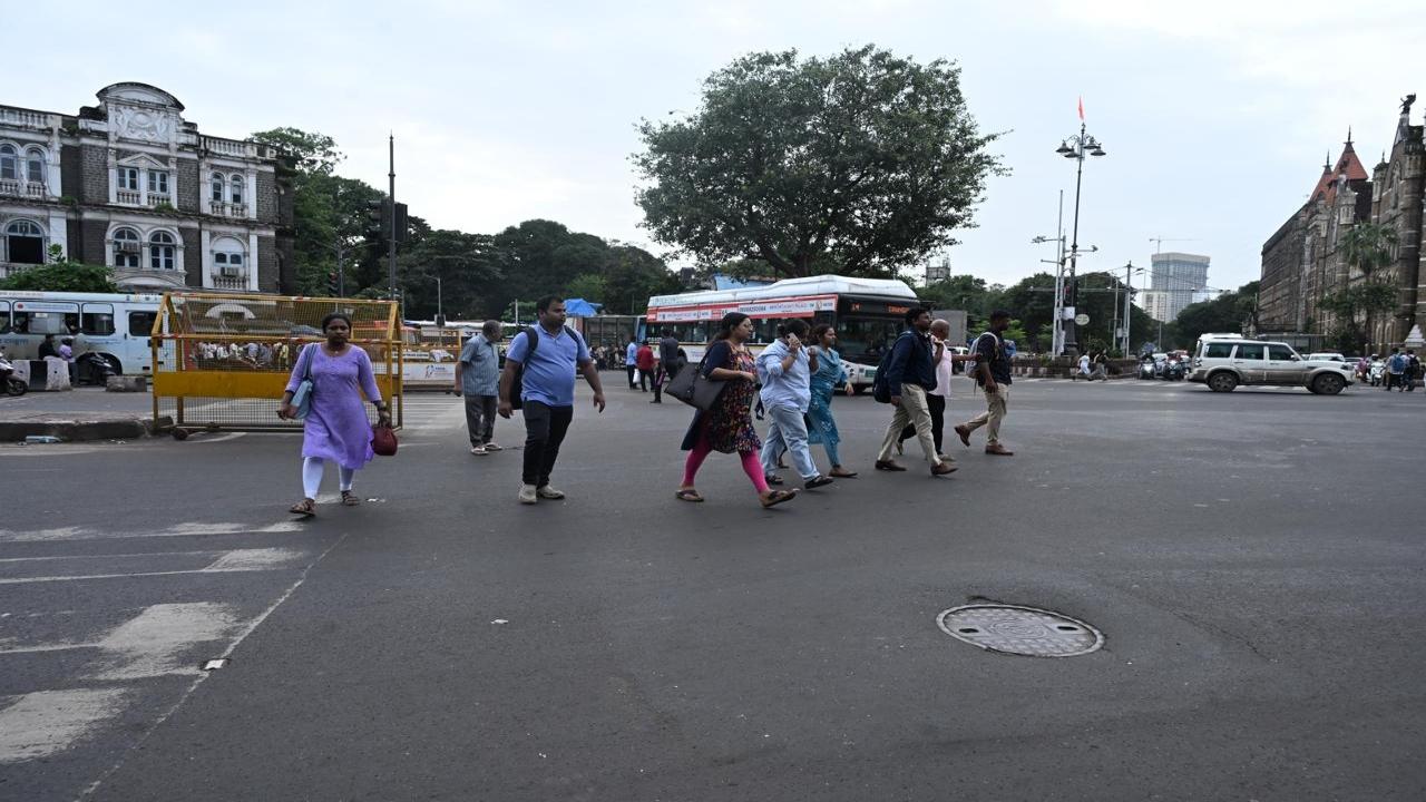 Protesters began dispersing from Azad Maidan and parts of South Mumbai on Tuesday evening itself after activist Manoj Jarange ended his hunger strike Protesters began dispersing from Azad Maidan and parts of South Mumbai on Tuesday evening itself after activist Manoj Jarange ended his hunger strike