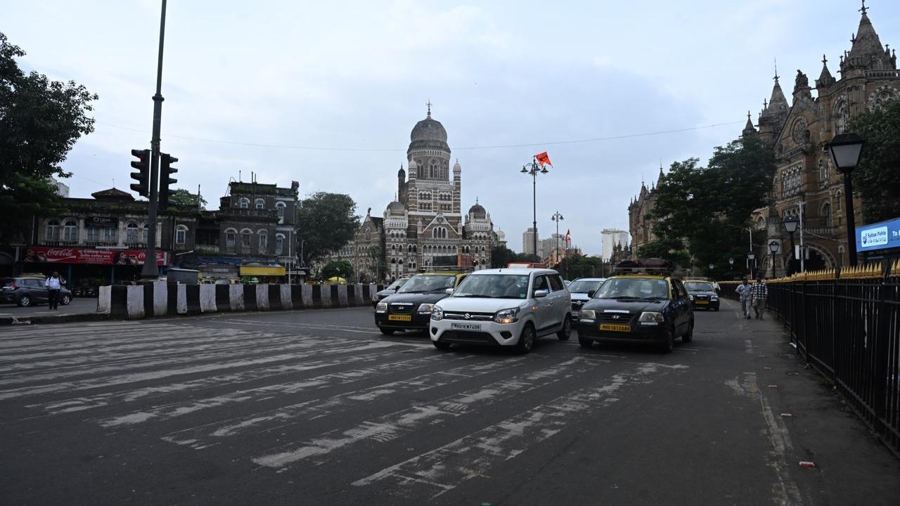 Before ending his hunger strike, Jarange declared victory after a delegation of senior ministers, including Radhakrishna Vikhe Patil, met him at the protest site and conveyed acceptance of his demands, including giving Kunbi caste certificates to eligible Marathas Before ending his hunger strike, Jarange declared victory after a delegation of senior ministers, including Radhakrishna Vikhe Patil, met him at the protest site and conveyed acceptance of his demands, including giving Kunbi caste certificates to eligible Marathas