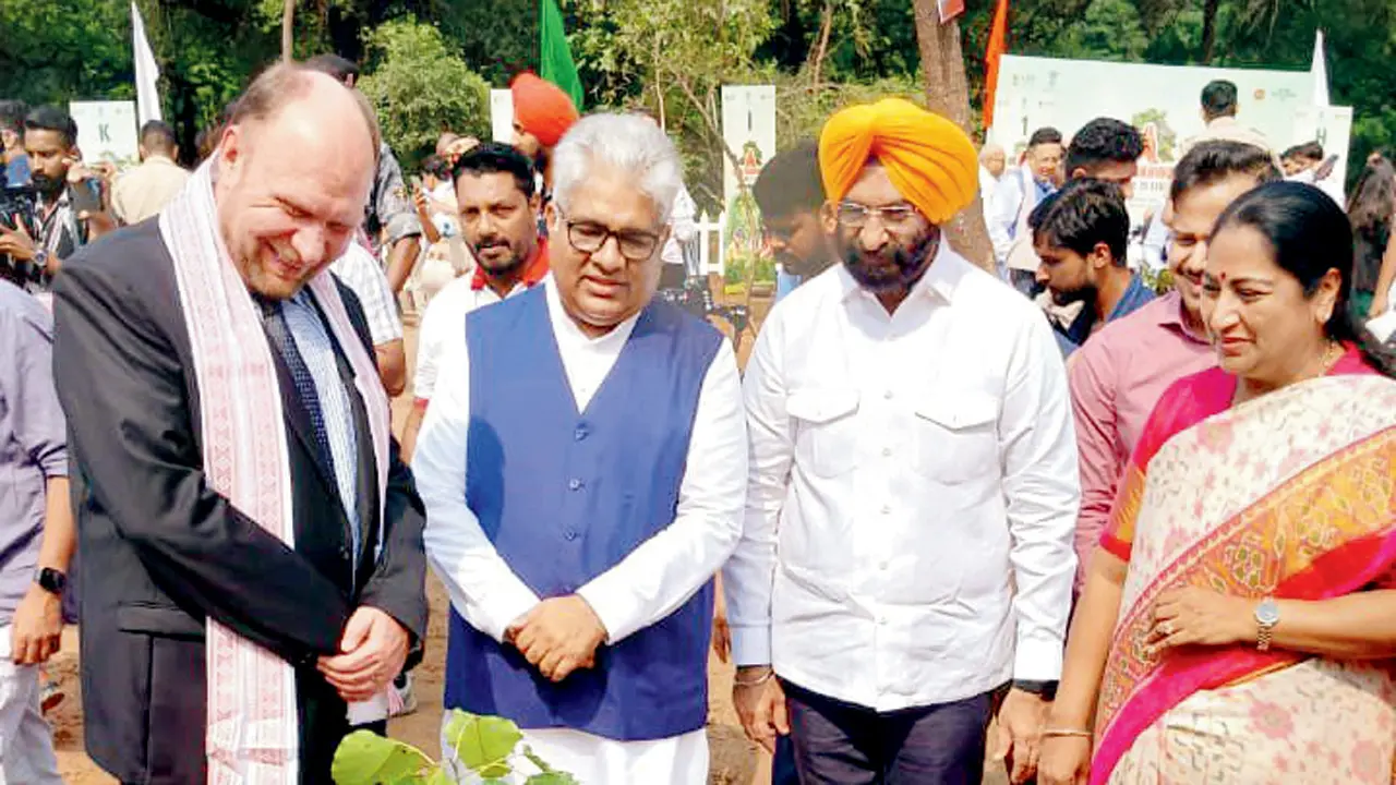 New Delhi: Diplomats from 70 nations plant saplings during ‘Sewa Pakhwada’
