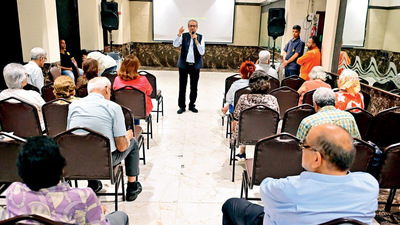The audience at the Radio Club Presidency Lounge