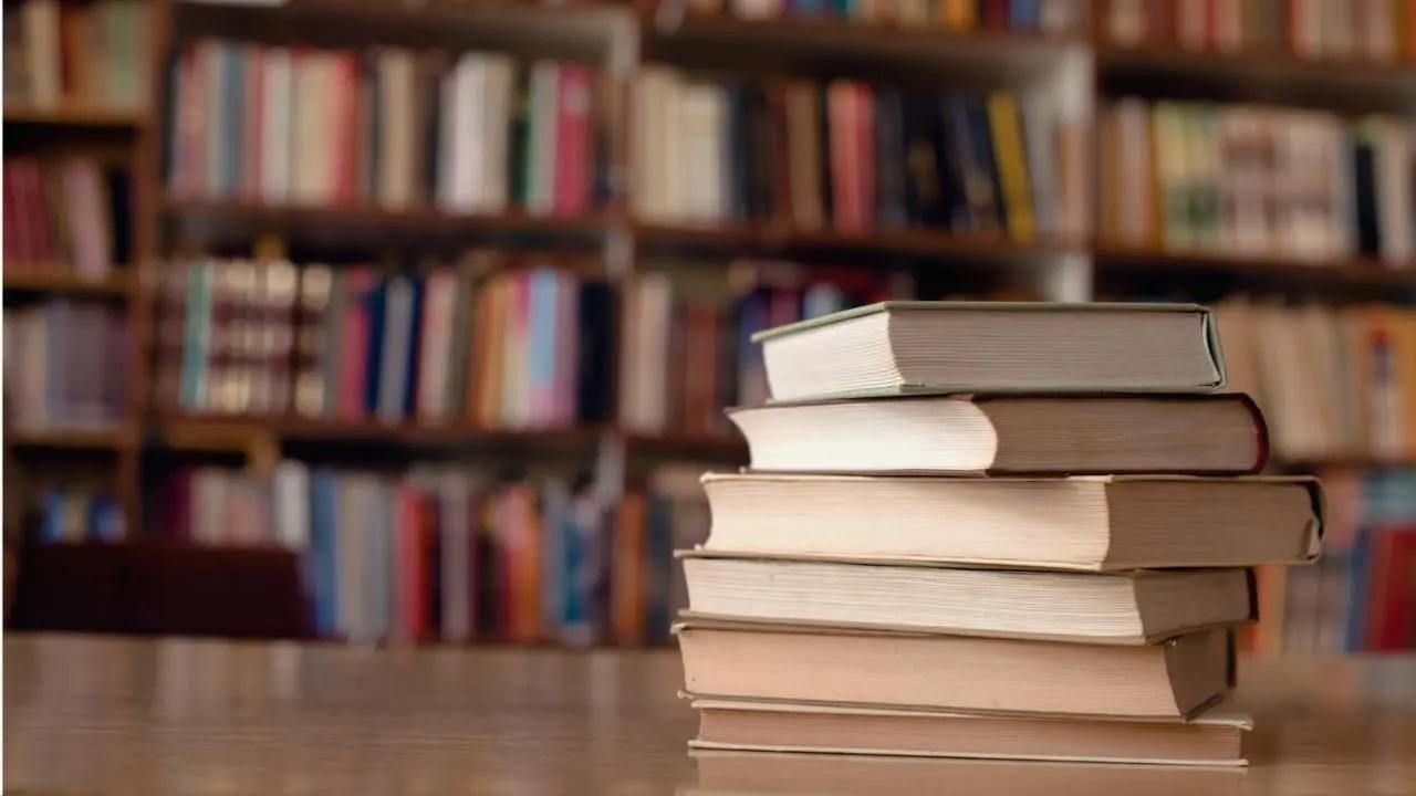 Ranchi's gurukul-themed pandal built with 21,000 books mesmerises visitors