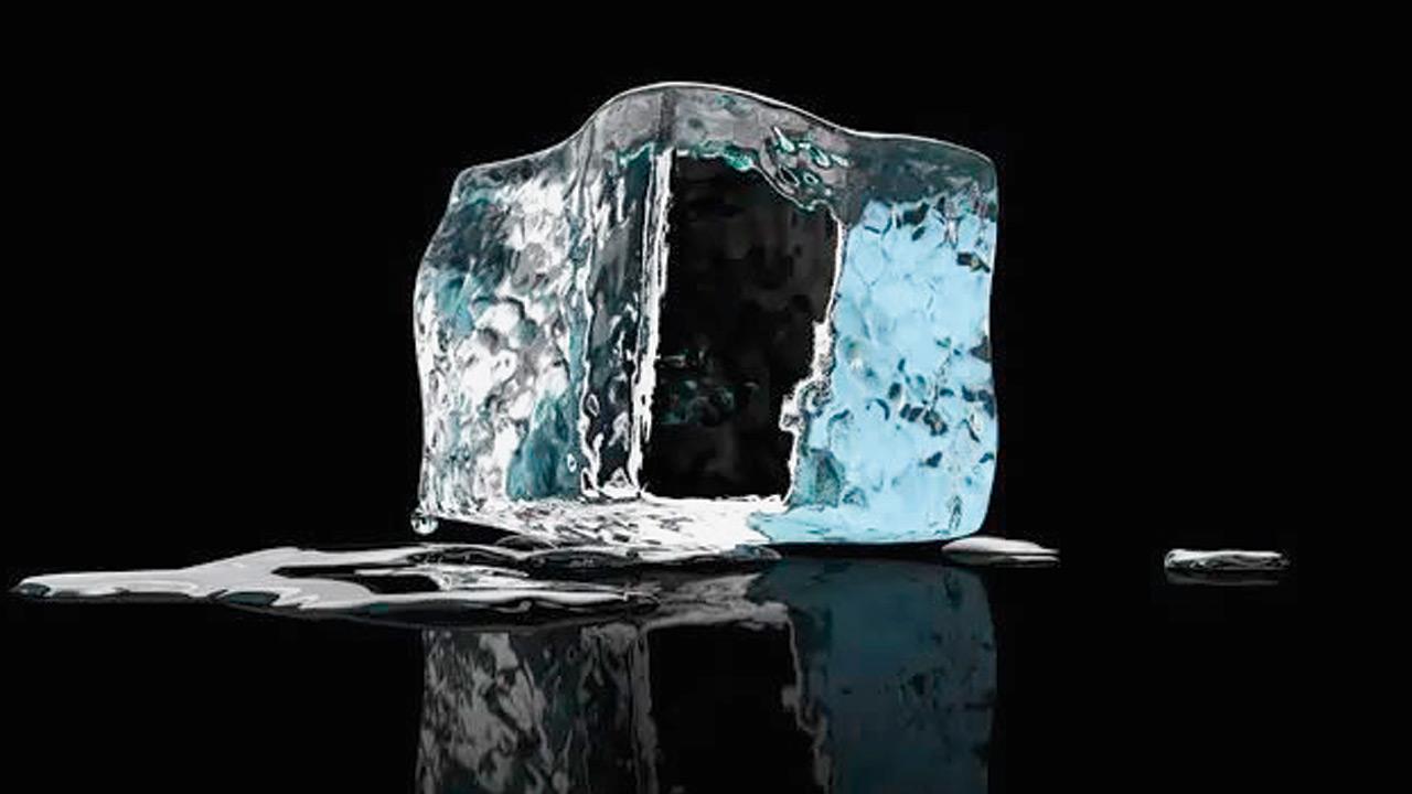 Bending salty ice results in 1000x stronger electric charge