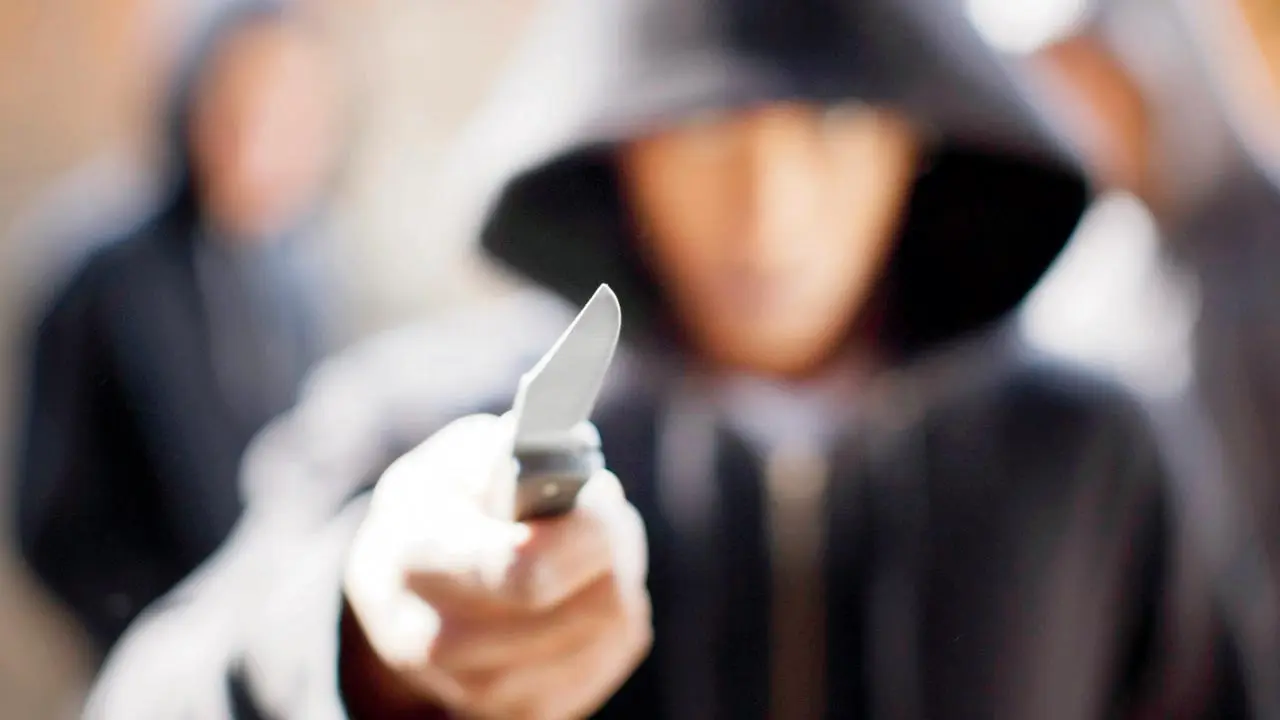 Mumbai: Malad man held for extorting 75-year-old woman at knifepoint