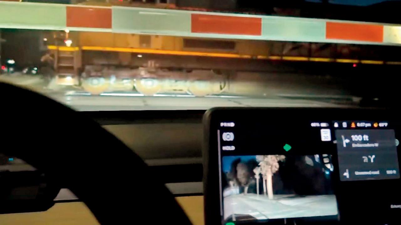 Tesla’s “full self-driving” struggles at railroad crossings, drivers warn