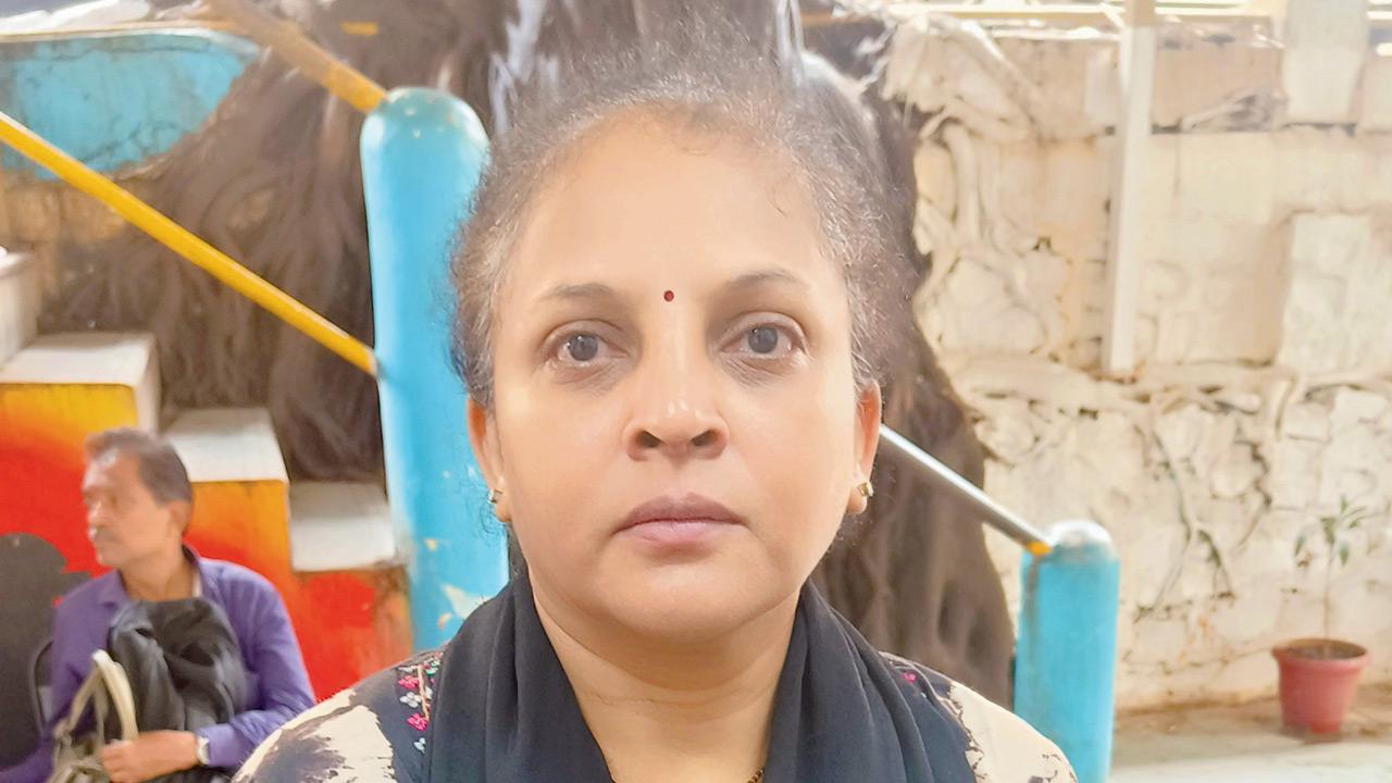 Ujwala Manohar Sawant, Mahim resident