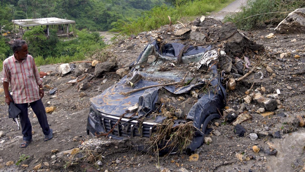 District Magistrate Tiwari also confirmed that relief operations are ongoing, and efforts are underway to clear debris and locate the missing individuals