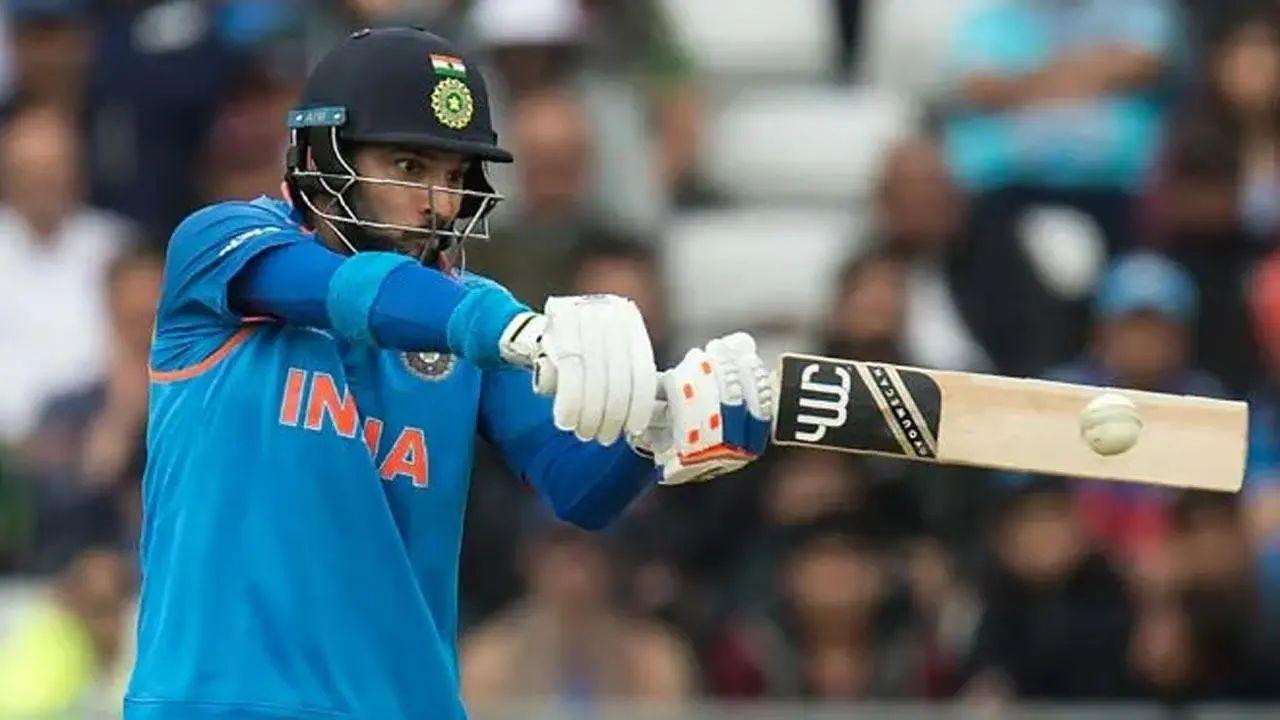 ED summons ex-cricketer Yuvraj Singh, Robin Uthappa and actor Sonu Sood in betting app PMLA case