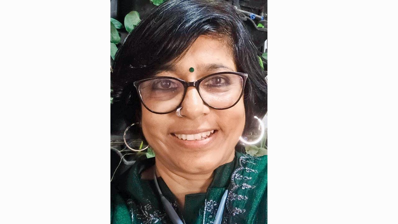 Lakshmi Pranesh, commuter