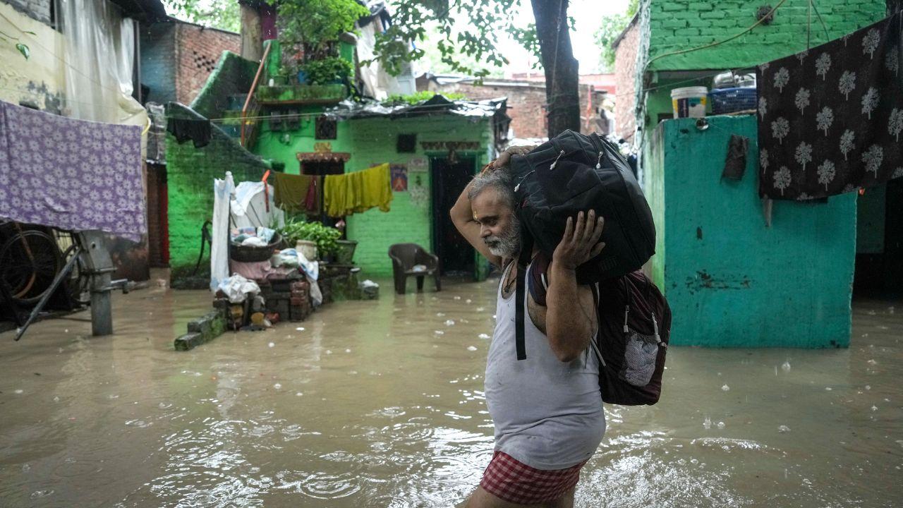 Yamuna crosses evacuation mark in Delhi; CM says govt fully prepared