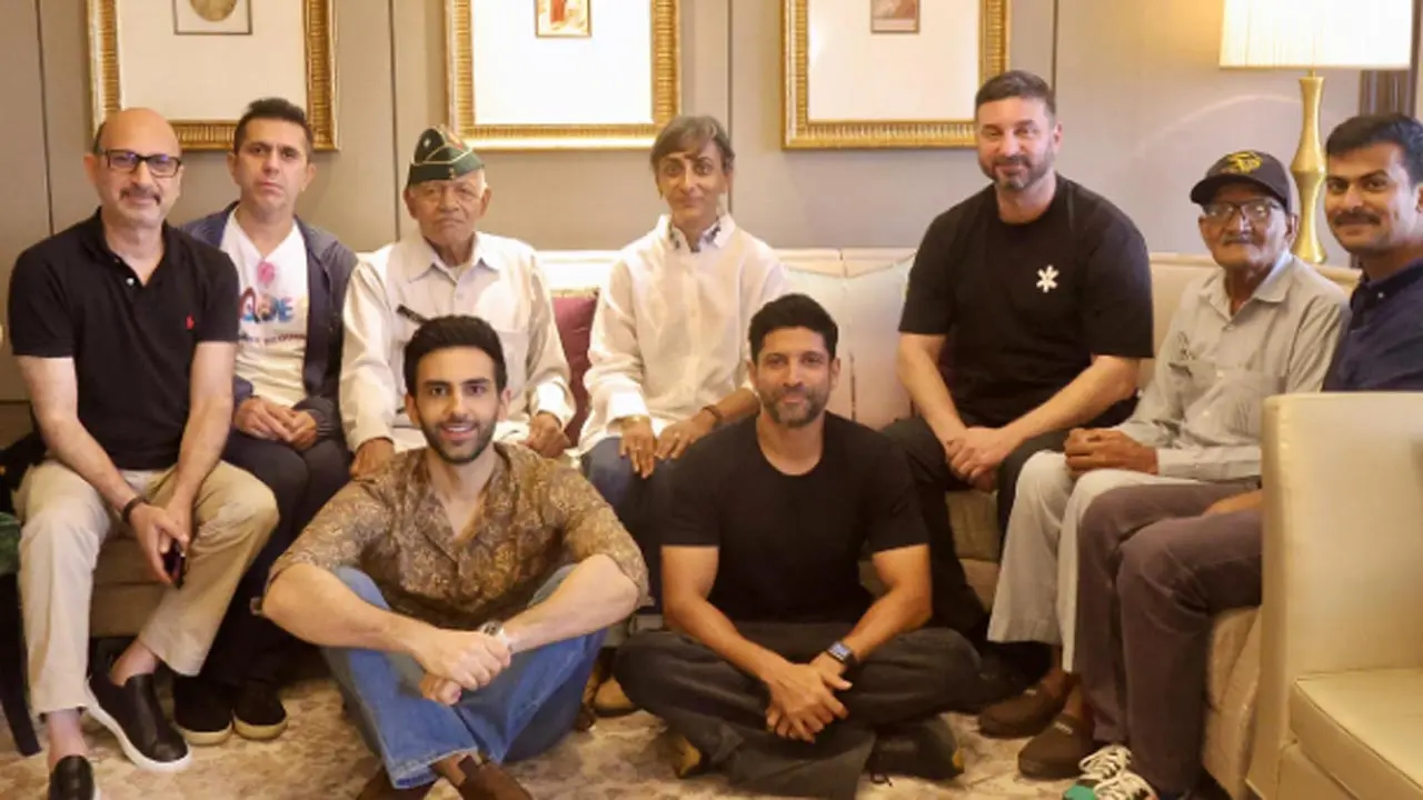 Farhan Akhtar meets the two surviving heroes of the Battle of Rezang La