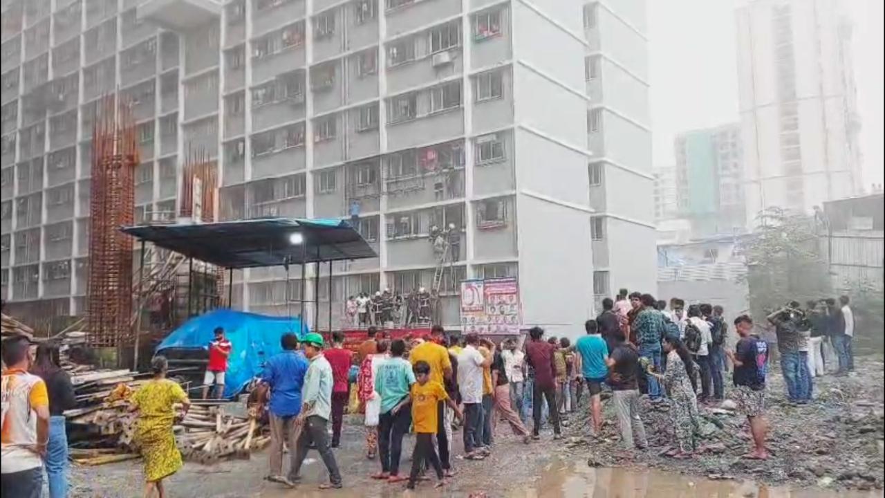 The blaze was fully extinguished by 6:10 pm, said the officials, adding that the cause of the fire was being investigated