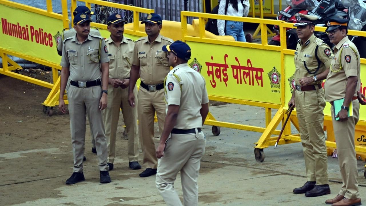 Over 21,000 police personnel will be deployed across Mumbai to maintain law and order during idol immersions on Anant Chaturdashi, the tenth and final day of the Ganesh festival, in Mumbai, an official said on Friday